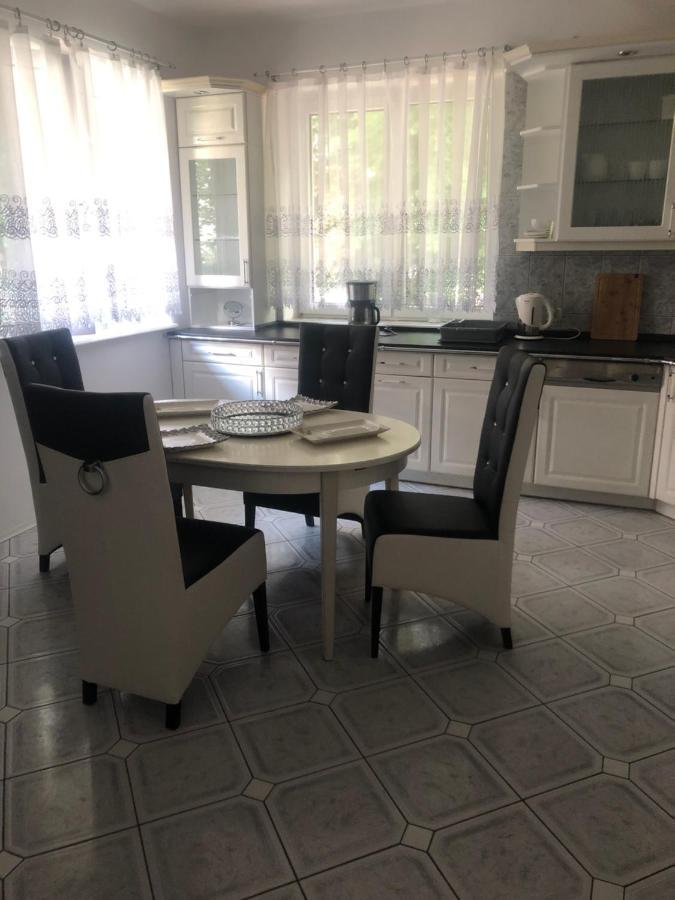 Homestay Willa Aqua, Parkplatz Inklusive