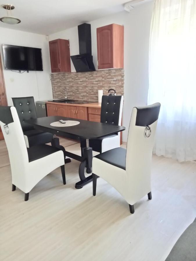 Willa Aqua, Parkplatz Inklusive Homestay